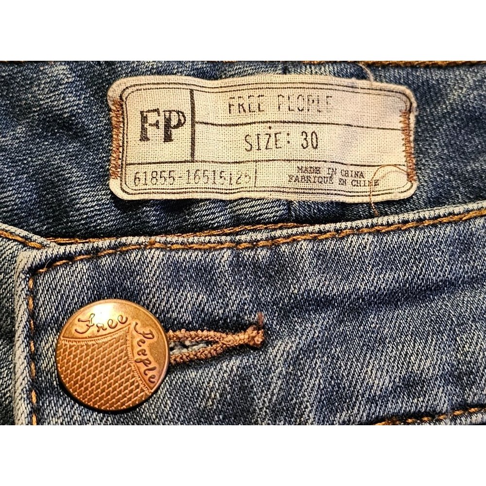 Super Rare Free People Tyler Pieced Denim Fray 13" Wide Flare Jeans Size 30 EUC - Picture 8 of 14